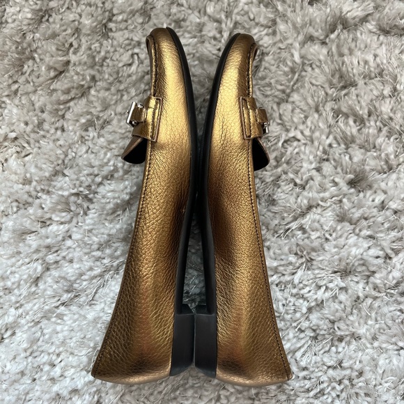 Beautiful PRADA gold leather flats - Picture 2 of 12